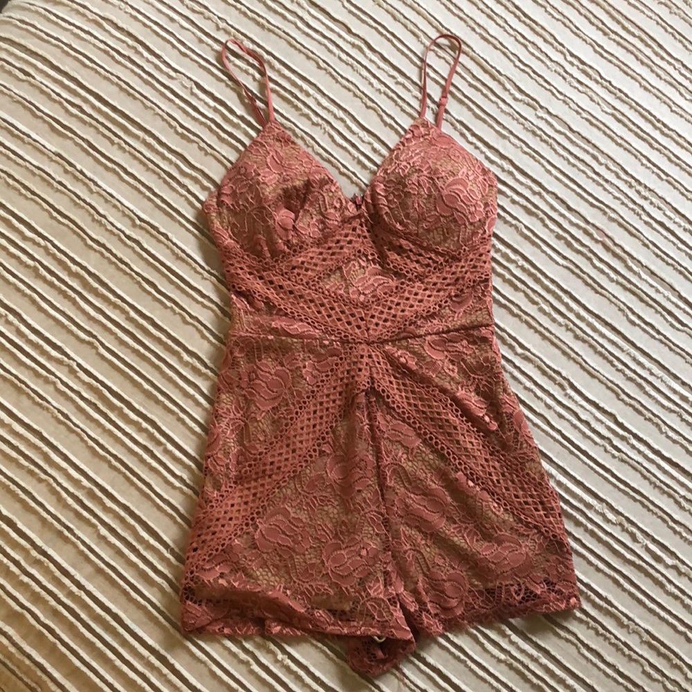 Mauve / Tan Lace Romper size M